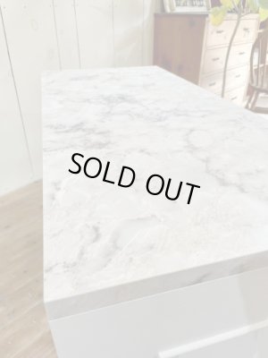 大理石柄のメラミン天板。アセトンの退色テスト済です。