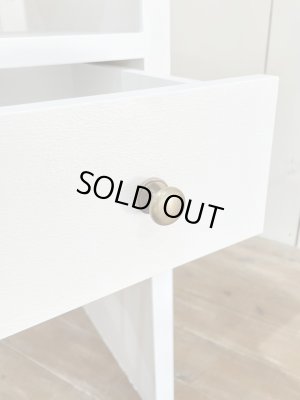 引き出しの取っ手は100種類以上から選べます。あなたらしい一点を見つけて♪