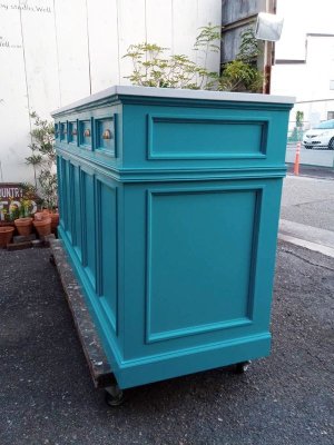 ケーキ屋さん、美容室などにおすすめのオーダーメイドショップカウンターです。