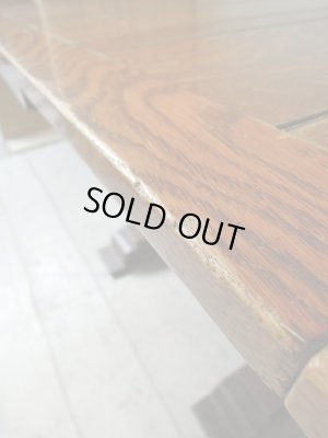 前オーナーがウレタン塗装を施していますが、破損している部分もあります