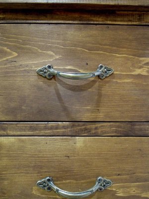 使い古した印象になるように、エイジング加工を施しました。