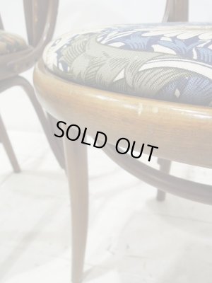 USED品の座面を張り直したものですので、使用感があります。