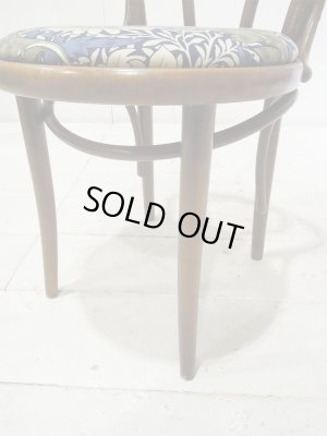 USED品のため多少使用感がありますが、がたつきはありません。