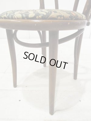 USED品のため多少使用感がありますが、がたつきはありません。