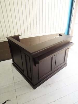 サイズオーダー、カラーオーダーが可能なレジカウンターです