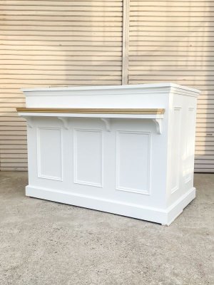 美容室やネイルサロンなどに人気のアンティーク調レジカウンターです。