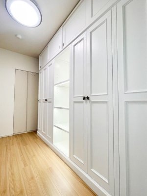千葉県のオーナー様に、洋書スタイルの壁面収納家具を製作させて頂きました。