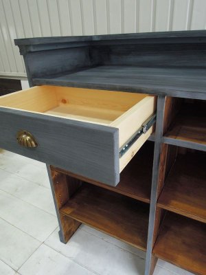 スライドレール式のスムーズな引出し