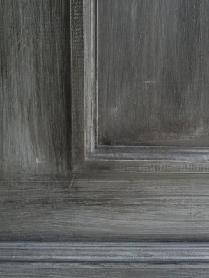 ２種類のグレーを重ね塗りしたアンティーク調の仕上げ