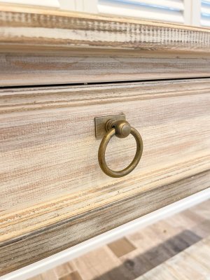 真鍮取っ手は100種類以上のデザインから選べます。