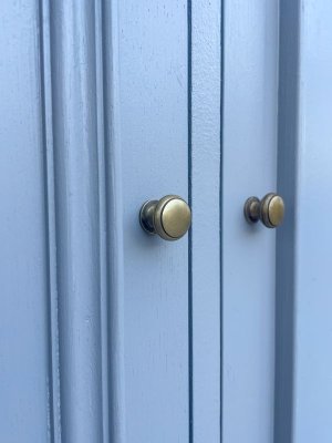 取っ手はアンティーク調真鍮取っ手100種類以上から選べます。