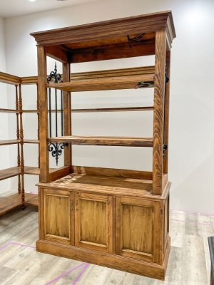 写真はW1200、D560、H2000、特注店舗什器の製作お任せください。