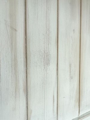 エイジング加工を施したアンティーク風家具の製作が得意です。