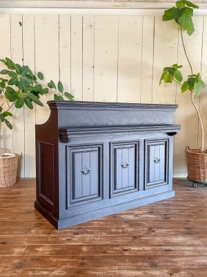 美容室など店舗向け受付カウンターをオーダーメイド製作しております。