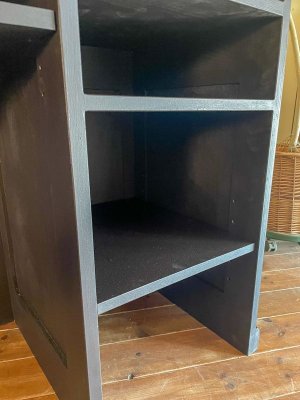 こちらは可動棚。引出しや扉収納も選べます。