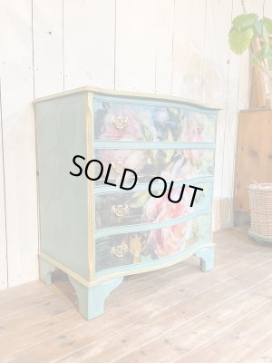 アンティークチェストのリメイク品です