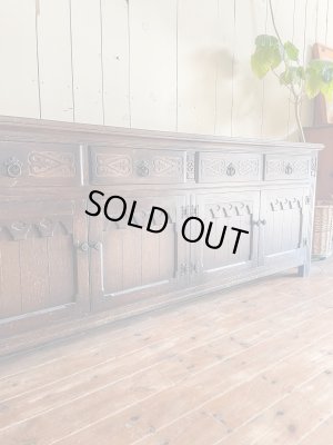 見た目に豪華なカウンターがお店の雰囲気アップに活躍します。