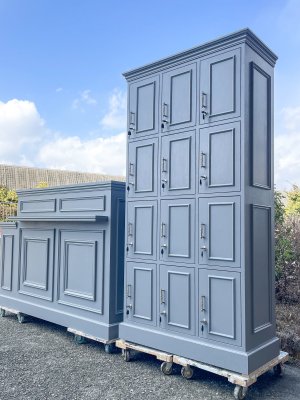 写真はW900×H1800サイズの鍵付きロッカー