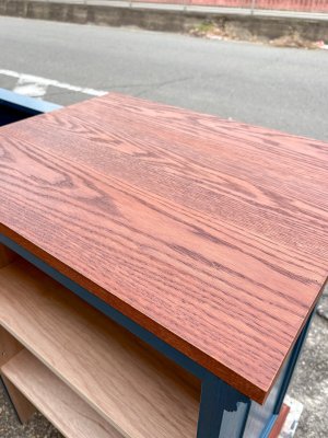 天板はオーク無垢材でやさしい雰囲気に。