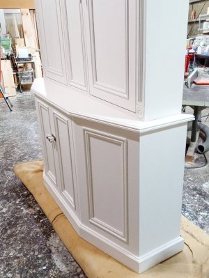 足裏には隠しキャスターを設置。