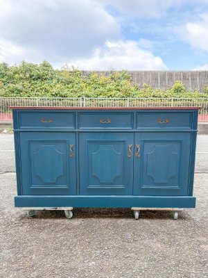 様々な店舗向けのディスプレイ什器をオーダーメイドしております。