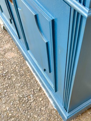 立体的なモールディング装飾