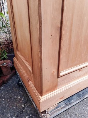 各所にモールディングを使ったアンティーク調デザイン