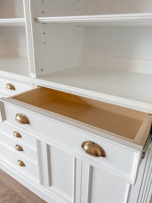 リビン収納として便利な壁面収納家具