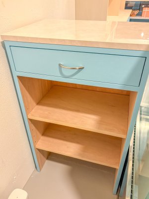 内側の収納は引出しや可動棚を自由に選べます。