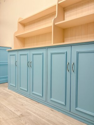 写真はライトブルー、基本カラーは21色をご用意しております。