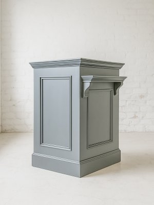 モールディングで装飾したクラシックアンティーク調のカウンターです。