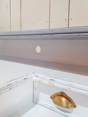 モニターなどのコード穴