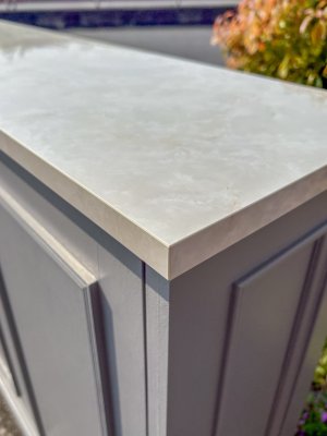 大理石のガラスは基本4種類を用意しております。