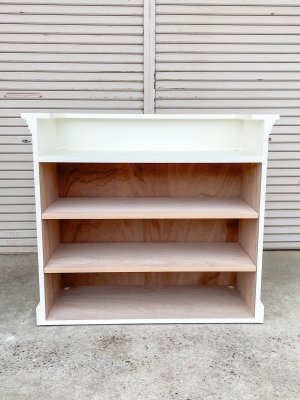 内側は、底板と可動棚を入れたました。カスタマイズ可。