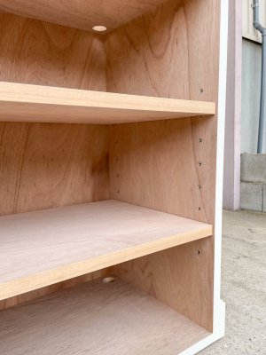 高さ変更可能な棚。