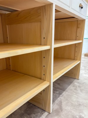 高さ変更のできる可動棚