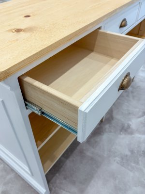 スライドレールで奥まで引き出せる引出し