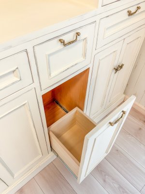 下部に深い引出しの設置、様々なサイズカスタム承知します。