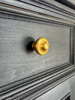 取っ手は100種類以上の真鍮取っ手から選べます。