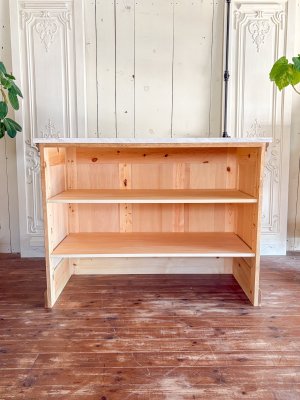 内側の収納は、棚、扉、引出しなどカスタマイズできます。