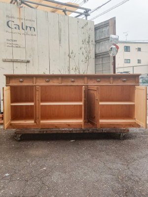 店舗のディスプレイ兼収納什器にもおすすめです。