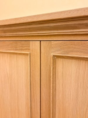 W1280mmのキャビネット2台をドッキングしてあります。