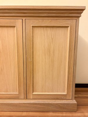 オーナー様のご希望に沿って、プッシュオープンの扉にしました。