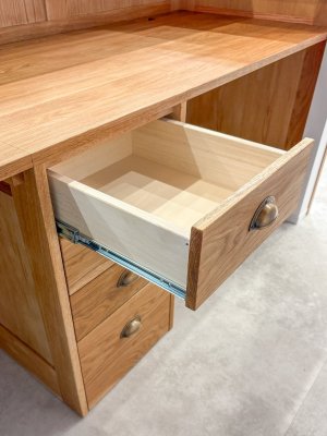 スムーズに動作するスライドレール引出し