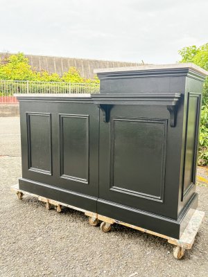 ケーキ屋さん向けのショーケースカウンター。