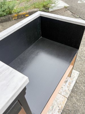 横幅680mmの卓上冷蔵ショーケースを入れるスペース