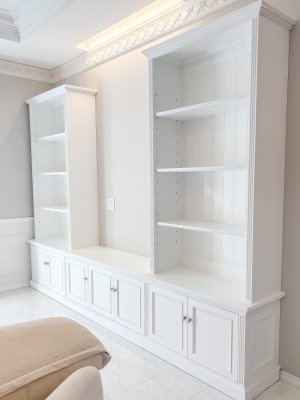 輸入住宅にぴったりのウォールシェルフ＆テレビボード