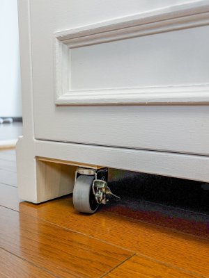 ブレーキ付きのキャスターを設置、シチュエーションに応じて移動できます。