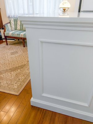 アンティーク調デザインの家具のオーダーメイドお任せください。運tナーをオーダーメイドいたします。