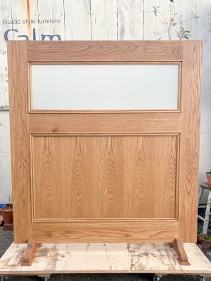 美容室に人気のアンティーク調ウッドパーテーションです。